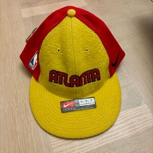NWT Nike Atlanta Hawks Rewind 1966 Red Yellow Flex Fit Hat Cap